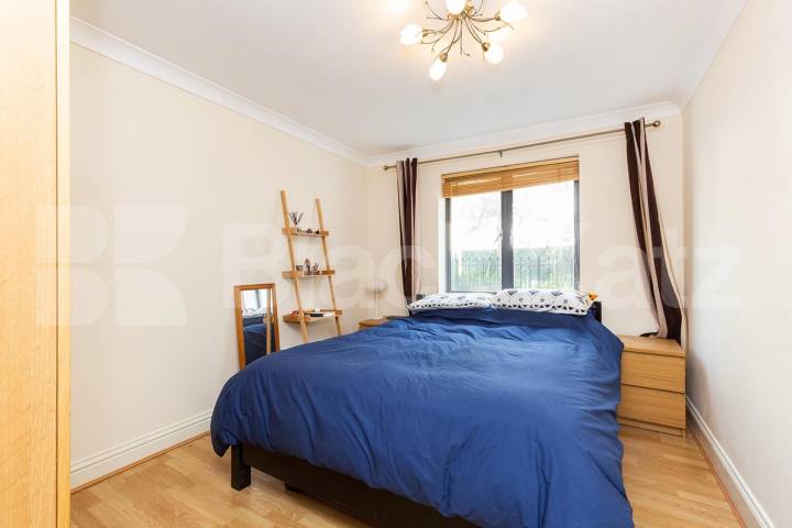 3 bed 2 bathroom property located within a gated developement in Holloway Tollington Way, Holloway